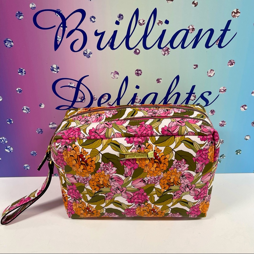 🌸NWT TRAVEL TOILETRIES BAG